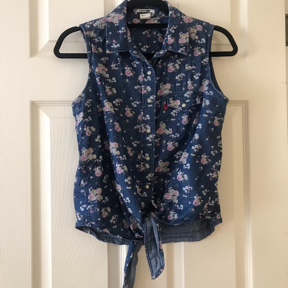 Levi’s denim sleeveless shirt button down floral
